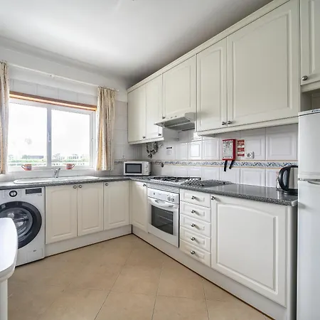 Pool View 2 Bedroom 1st Floor Apartment, Oasis Parque Near Alvor At14 * Portimão