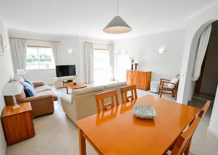 Pool View 2 Bedroom 1st Floor Apartment, Oasis Parque Near Alvor At14 * 波尔蒂芒
