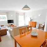 Pool View 2 Bedroom 1st Floor Apartment, Oasis Parque Near Alvor At14 * Portimão