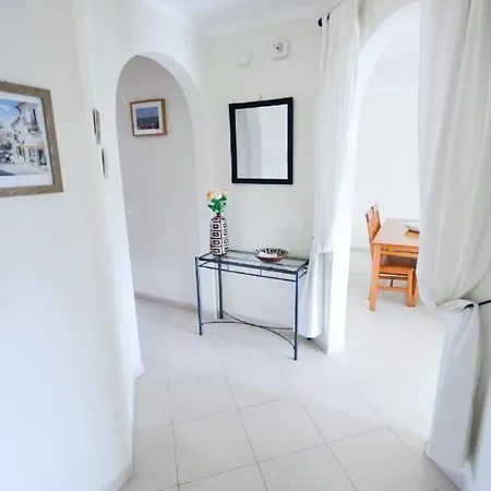 Pool View 2 Bedroom 1st Floor Apartment, Oasis Parque Near Alvor At14 דירה