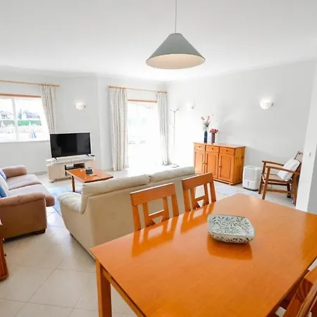 Pool View 2 Bedroom 1st Floor Apartment, Oasis Parque Near Alvor At14 * פורטימאו