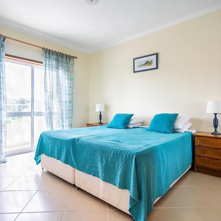 Pool View 2 Bedroom 1st Floor Apartment, Oasis Parque Near Alvor At14 דירה *