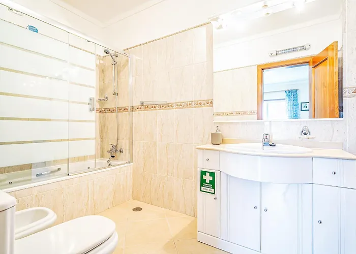 Pool View 2 Bedroom 1st Floor Apartment, Oasis Parque Near Alvor At14 Appartement