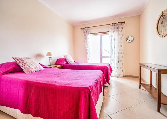 Pool View 2 Bedroom 1st Floor Apartment, Oasis Parque Near Alvor At14 * Portimão